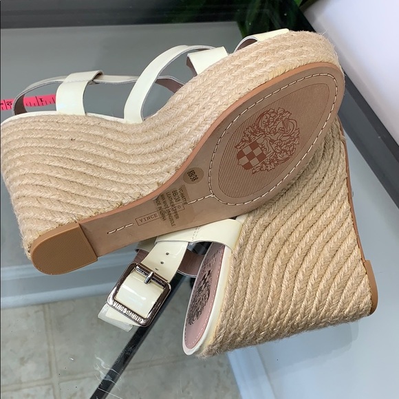 Vince CAMUTO wedges - Picture 6 of 8